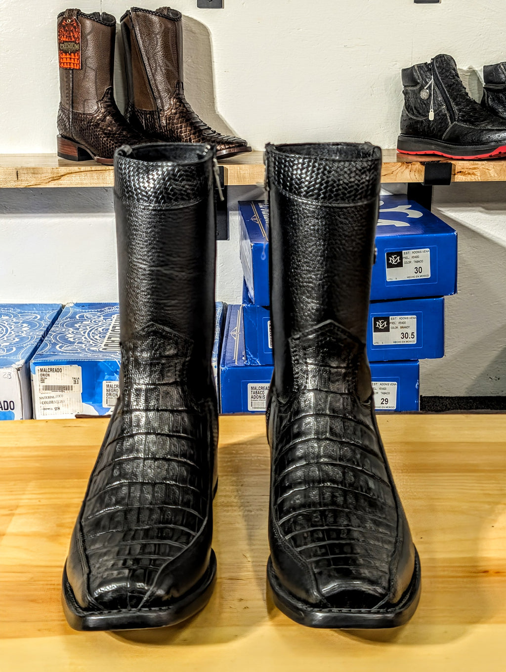 El Malcreado Botas Orion Cocodrilo Color Negro