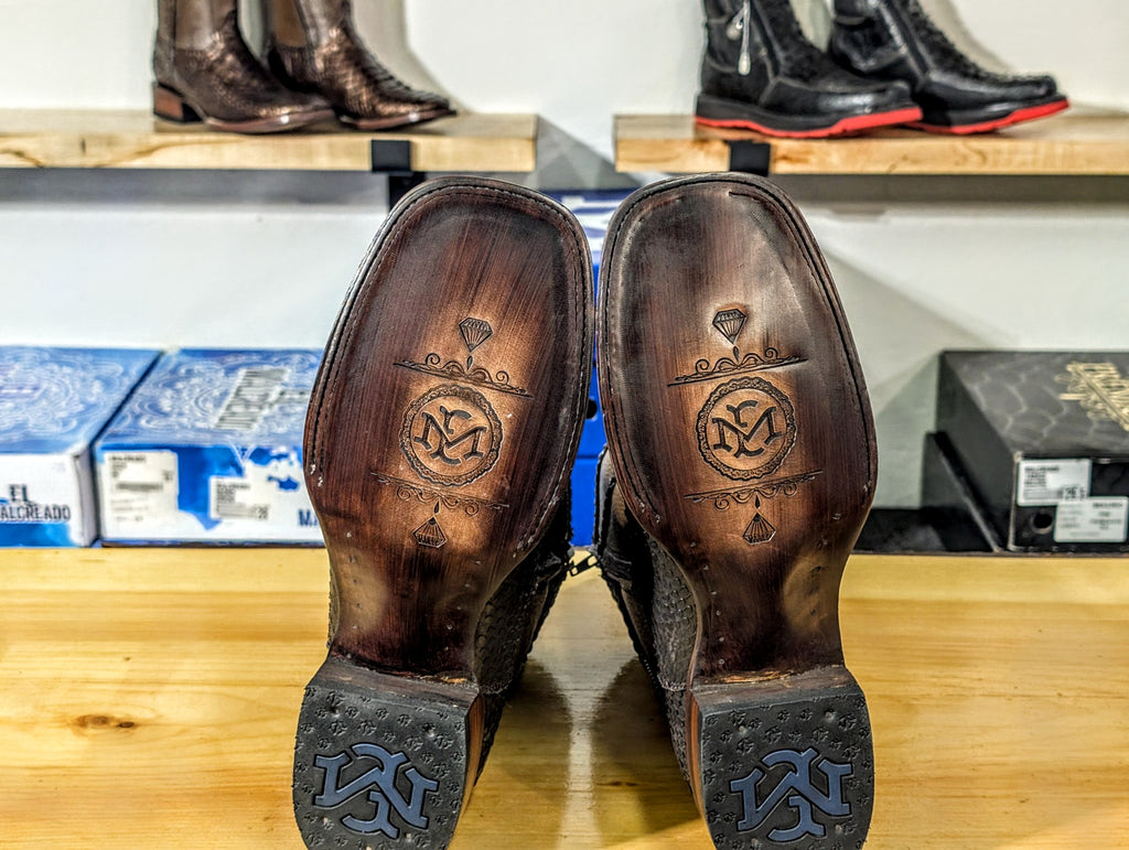 El Malcreado Mauro Color Tabaco