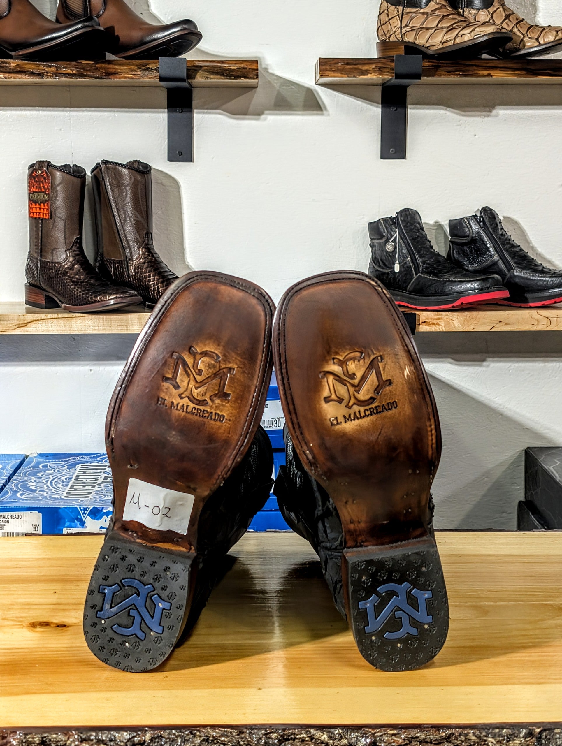 El Malcreado Botas de Pescado Color Negro