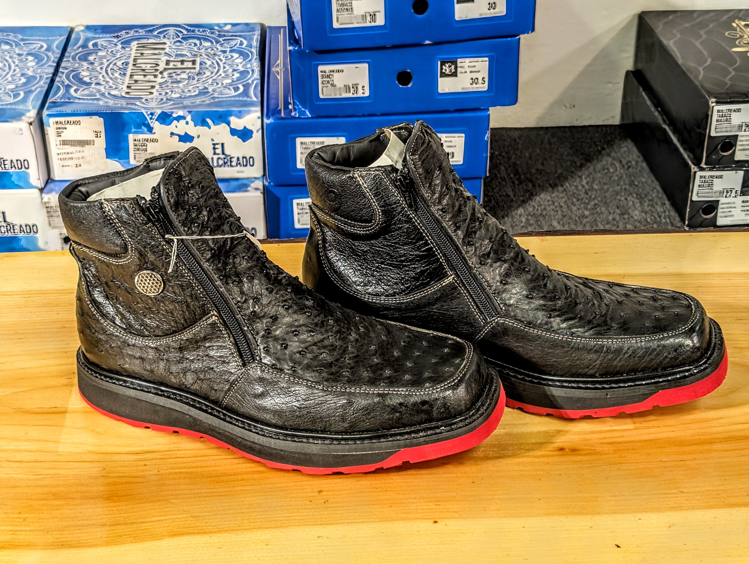 El Malcreado Tenis Macho Avestruz Suela Roja