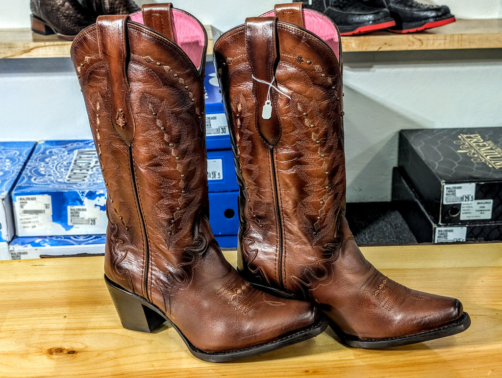 El Malcreado Barbie Shedron