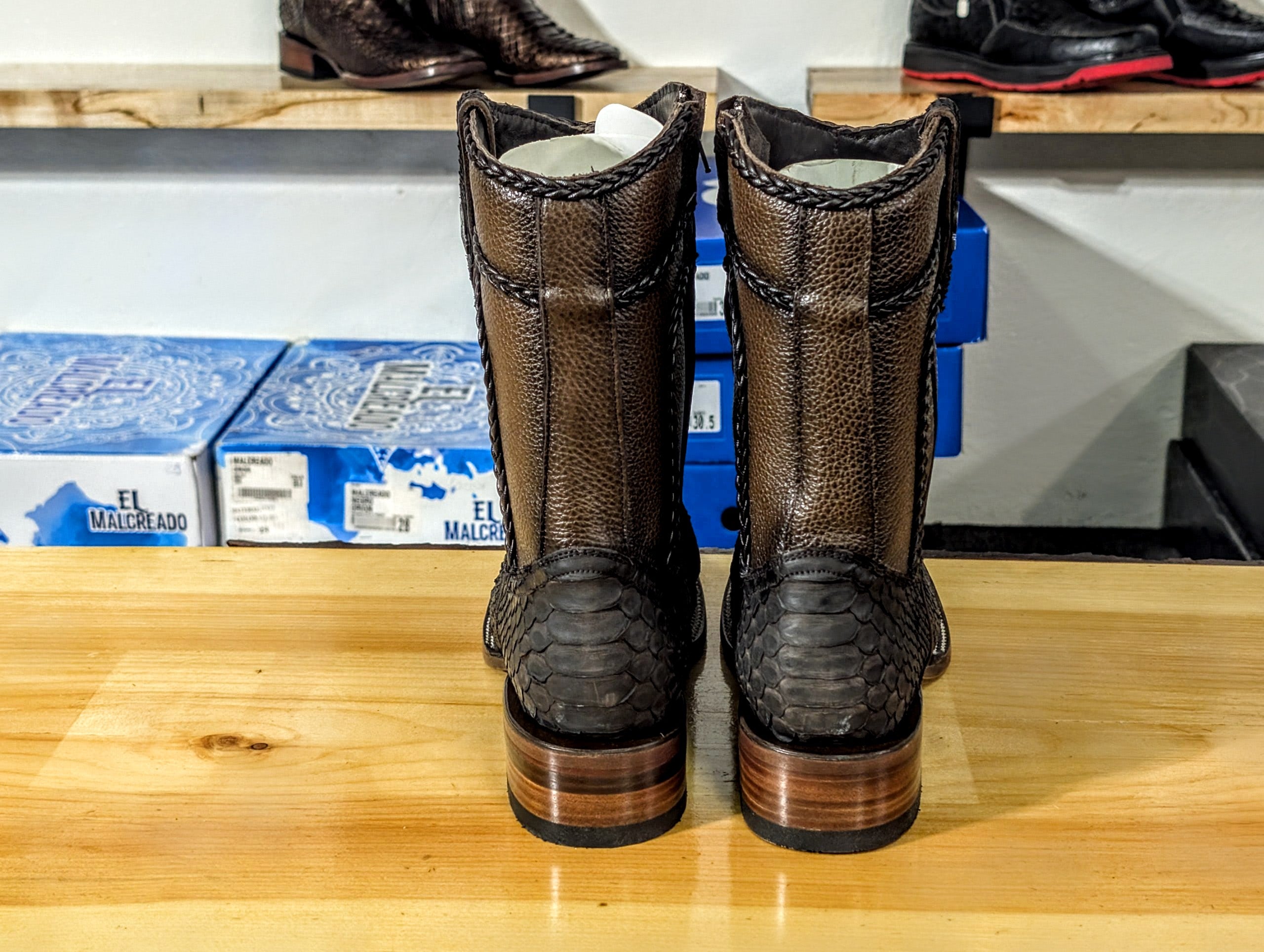 El Malcreado Mauro Color Tabaco