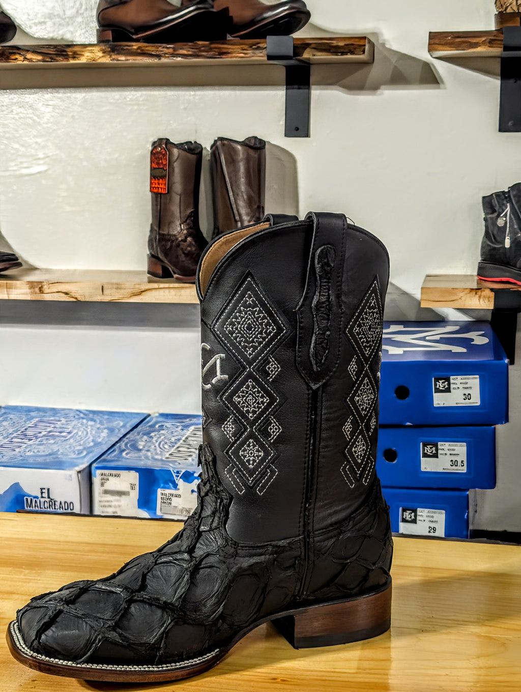 El Malcreado Botas de Pescado Color Negro