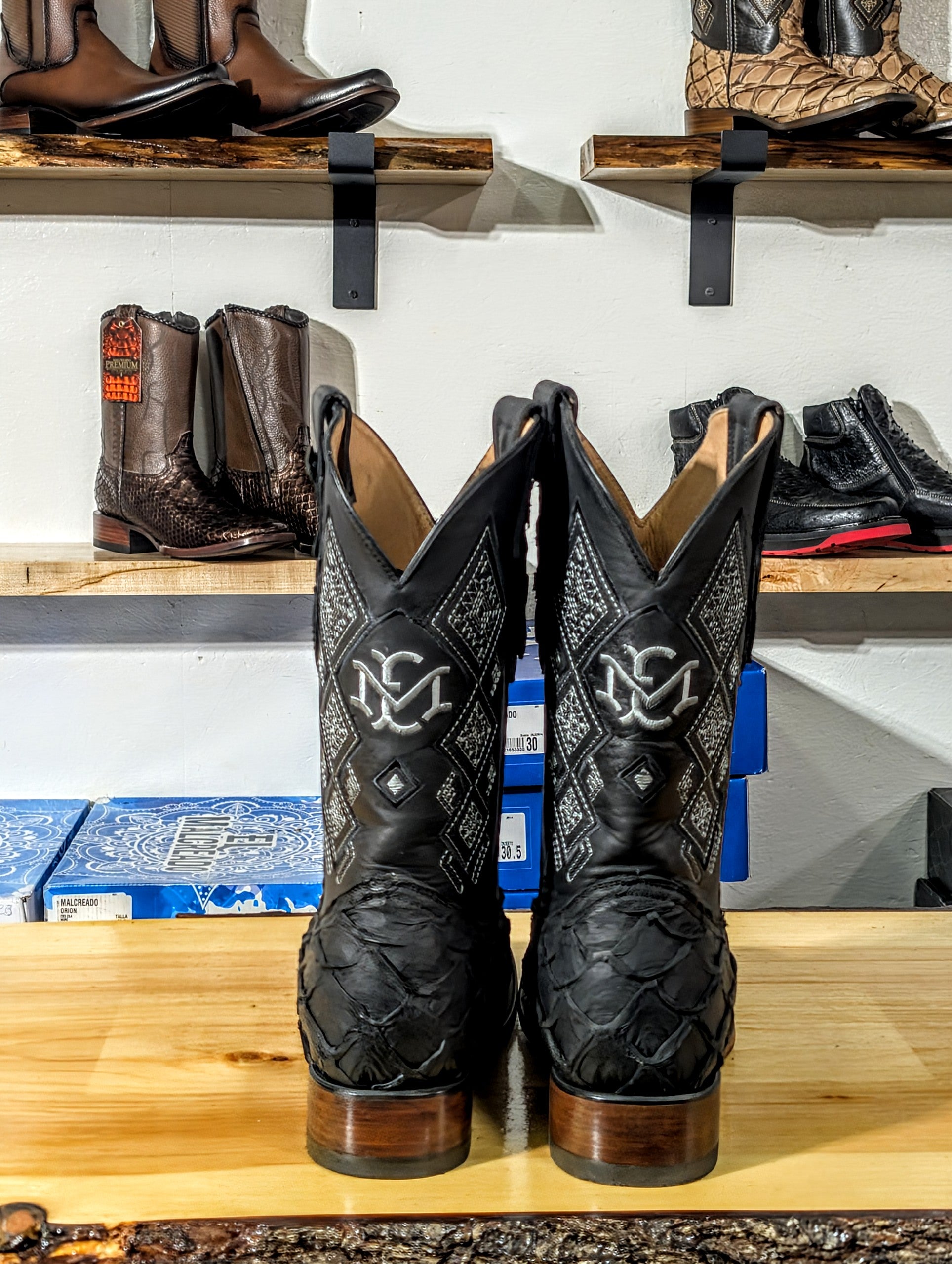 El Malcreado Botas de Pescado Color Negro