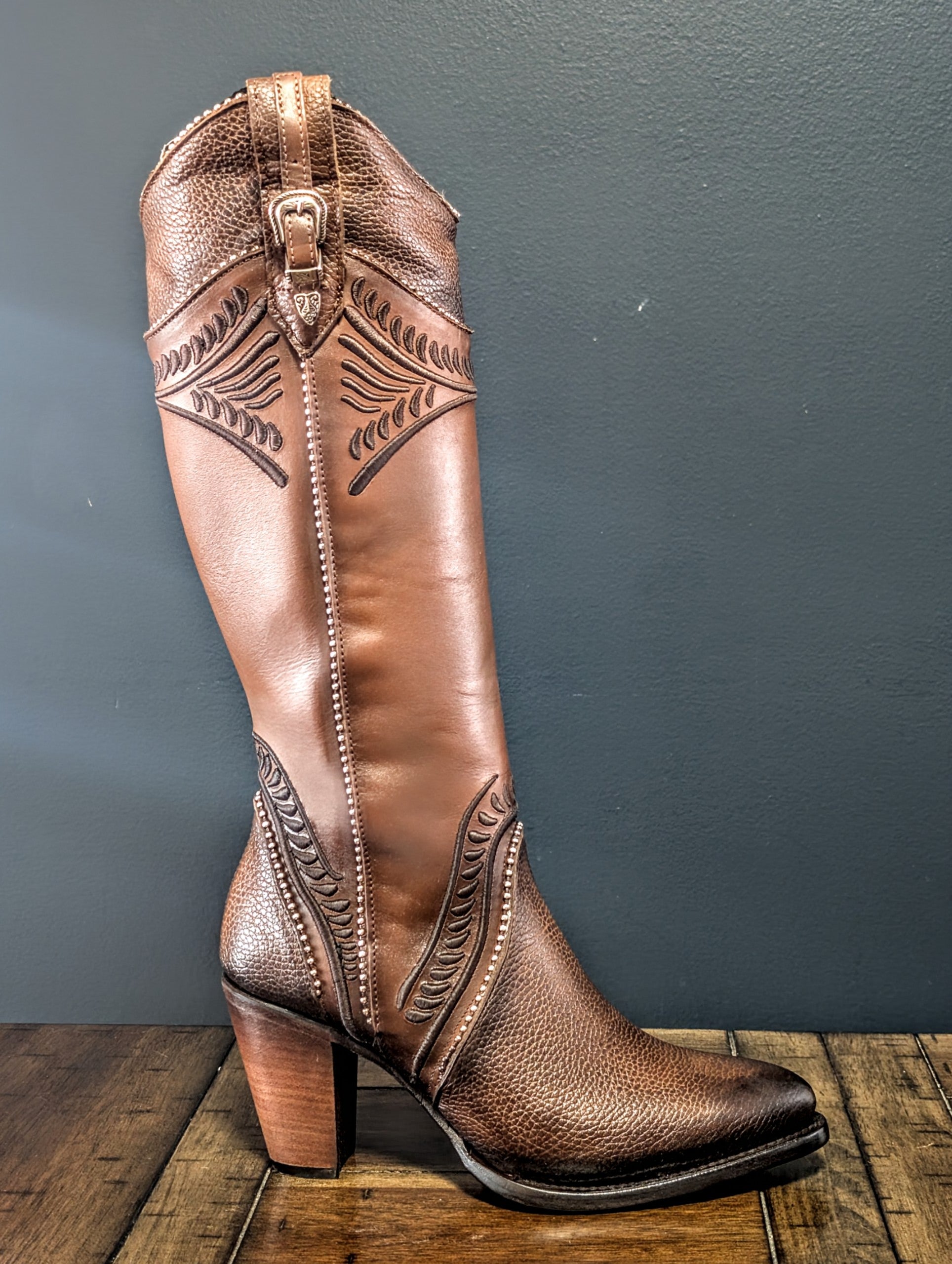 Bota Color Chocolate en punta redonda