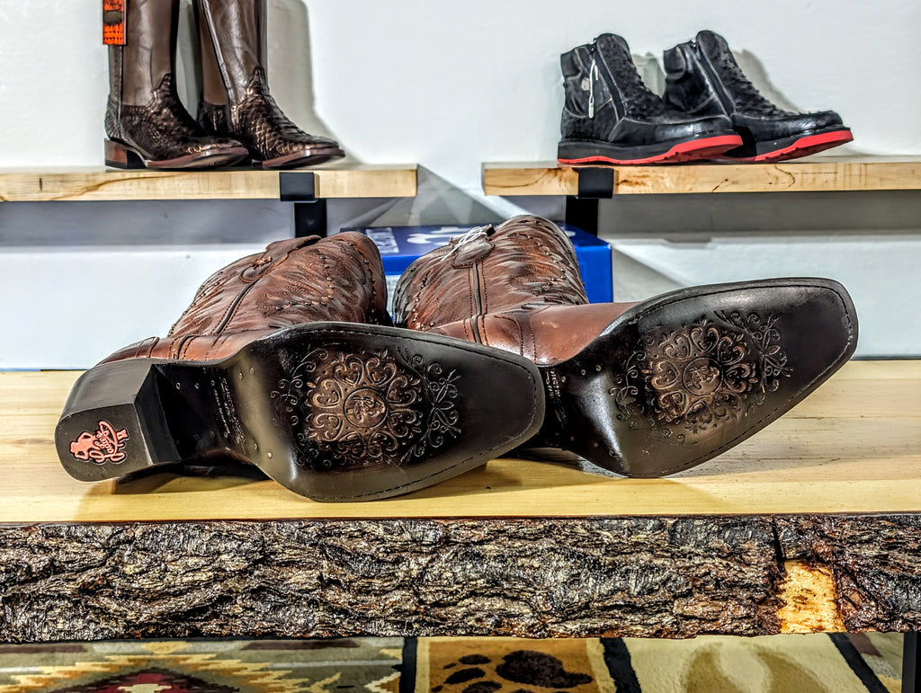 El Malcreado Barbie Shedron