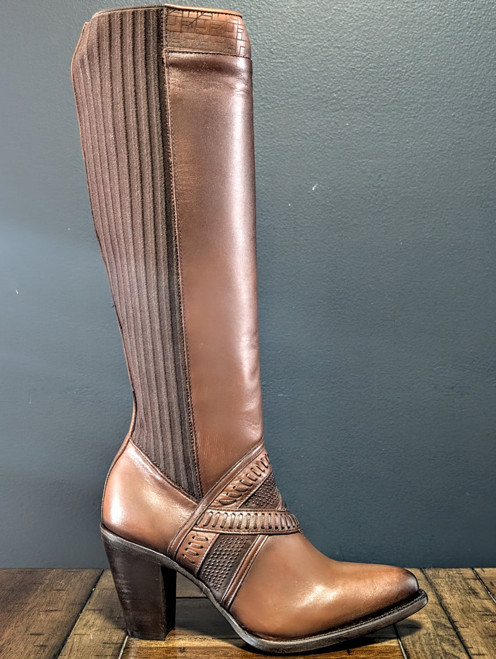 Botas de Dama en Color miel punta redonda