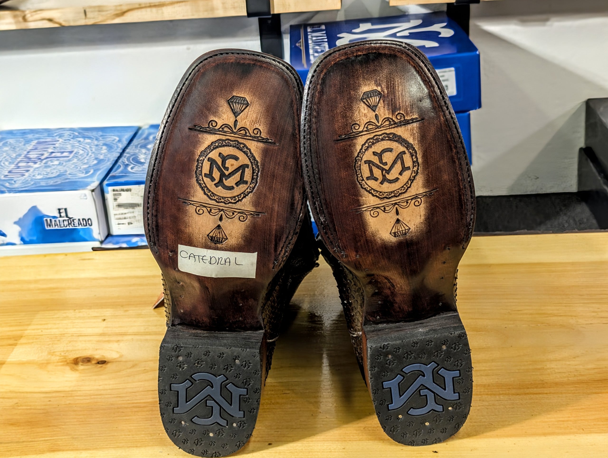 El Malcreado Aaron Piton Color Paris