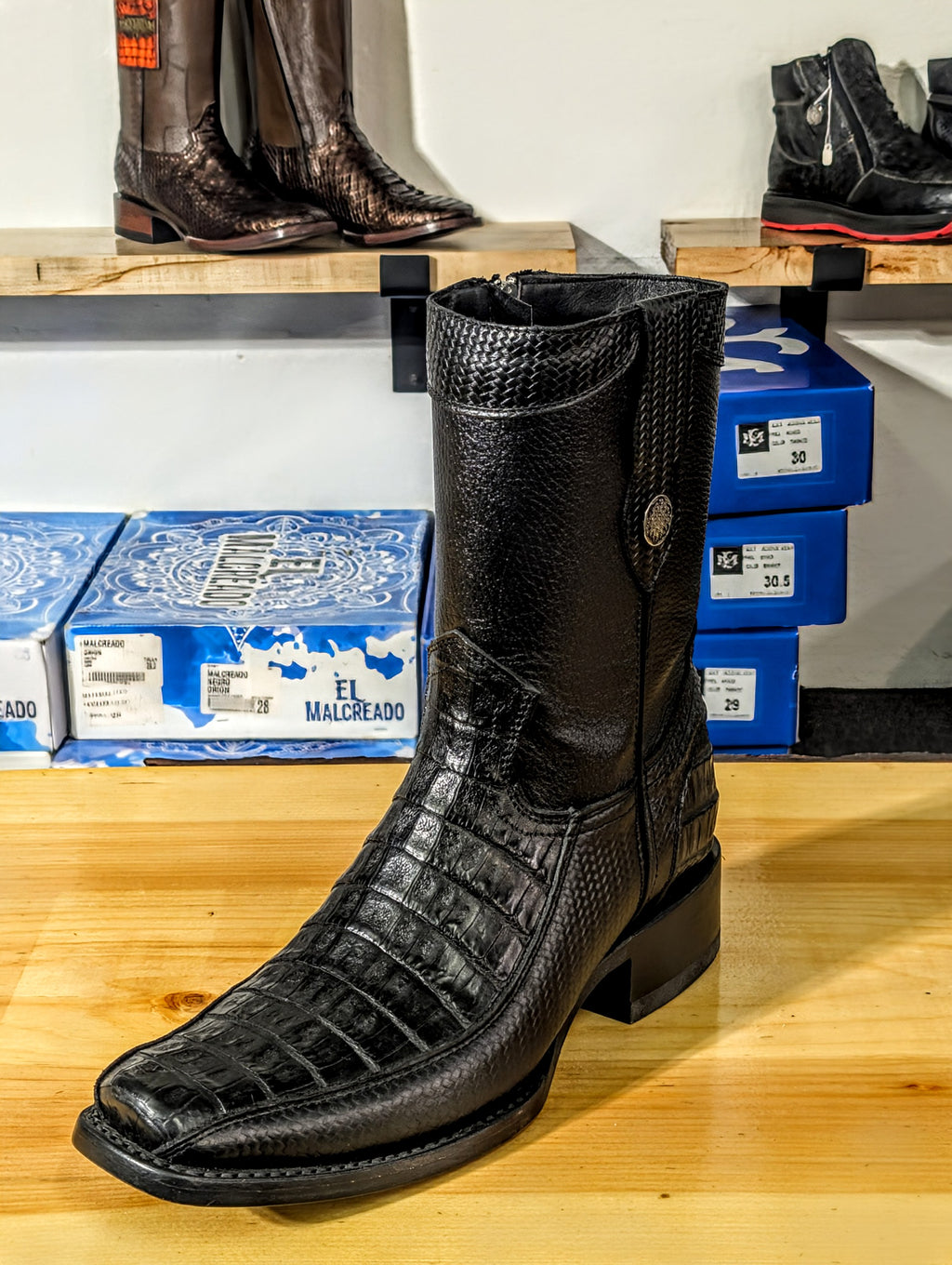 El Malcreado Botas Orion Cocodrilo Color Negro